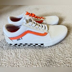 Vans “Off the Walls” Pro Skate Shoe. Womens 6.5 or Men’s 4.5.